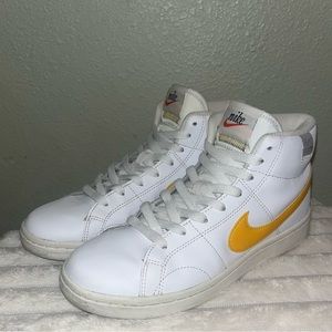 Women’s Nike Court Royale 2 Mid Athletic Shoe • Size 7